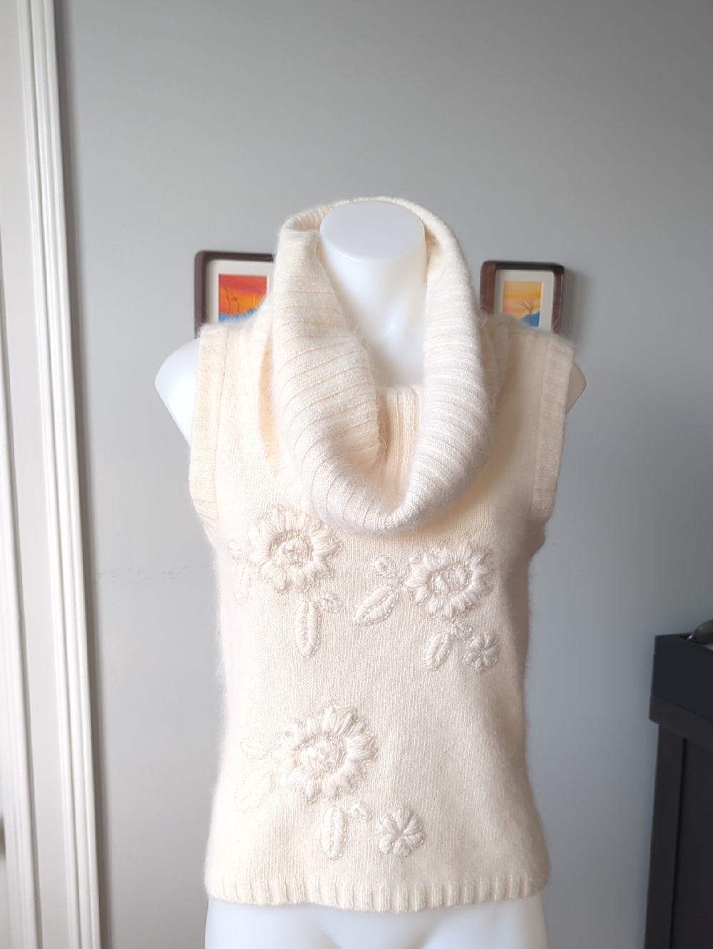 EUC- Cache Sleeveless Angora/Wool Blend sweater - Sz S